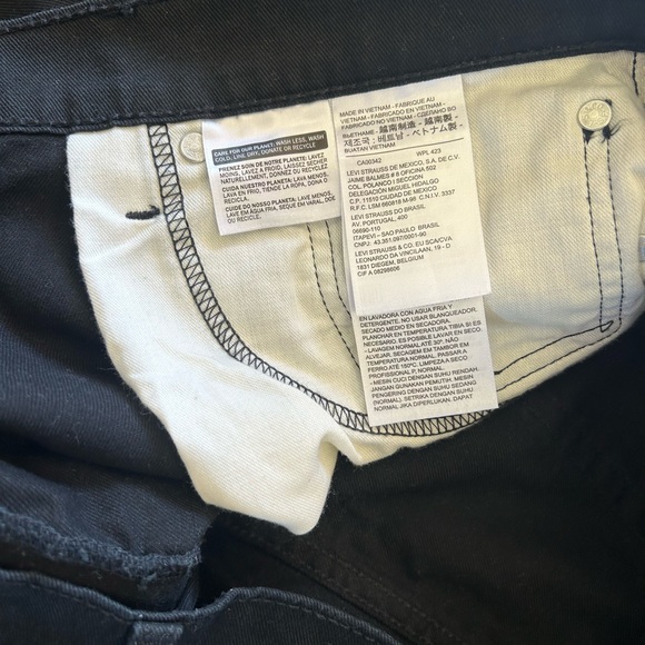 LEVIS MEN BLACK 513 straight legs in size 38 waist - Picture 7 of 7